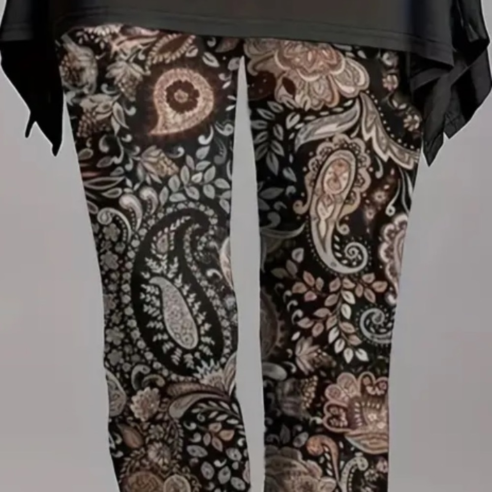 Boho Paisley Print Skinny Leggings - Picture 3 of 9